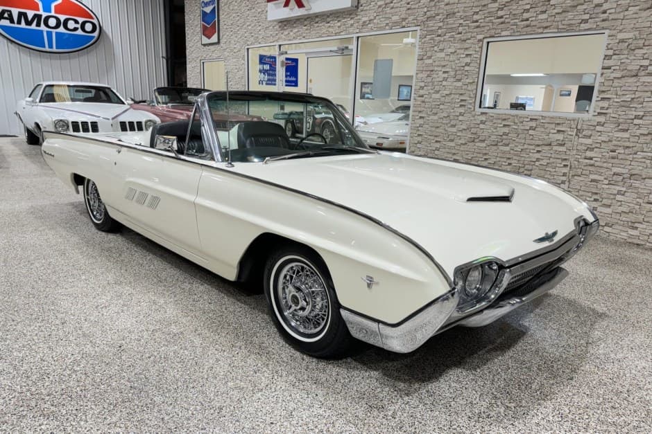 1963 Ford Thunderbird (1961-1963) sold for $23,750
