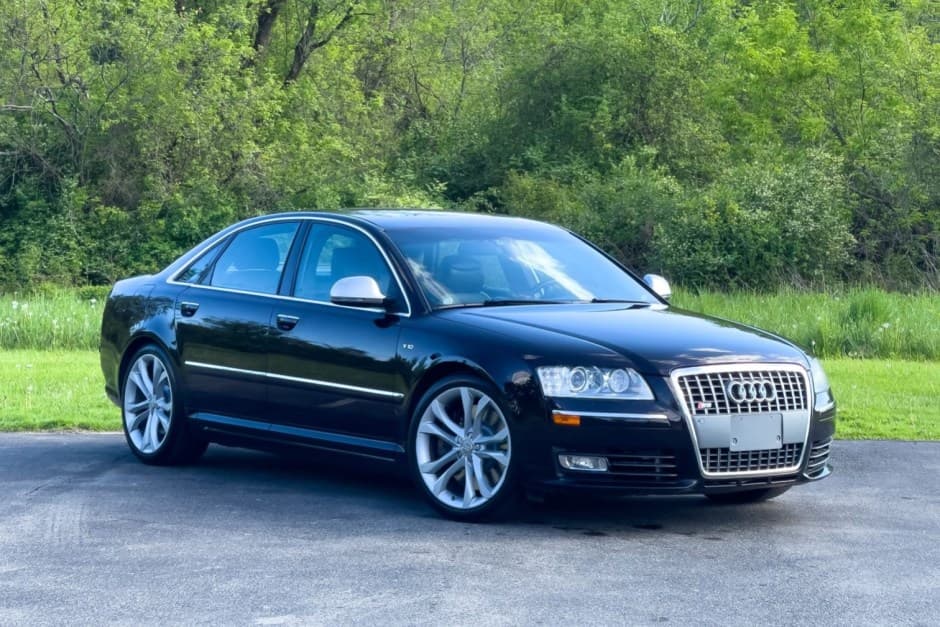 2009 Audi S8 sold for $15,500