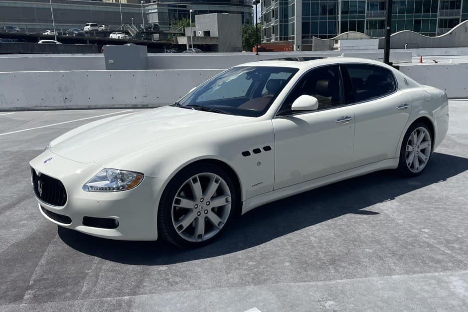 2009 Maserati Quattroporte sold for $23,250