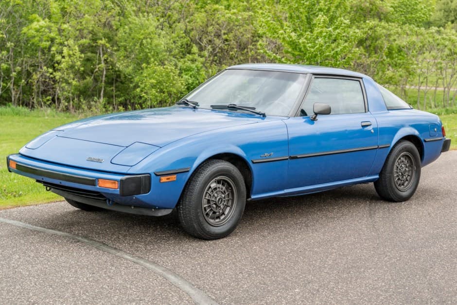 1979 Mazda RX-7 FB sold for $9,400
