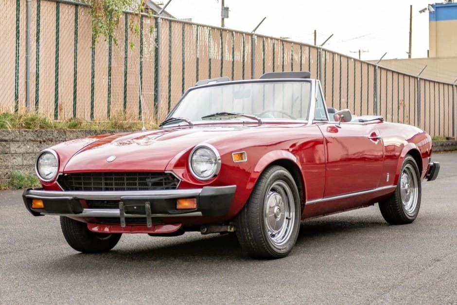 1976 Fiat 124 Spider (1966-1985) sold for $16,500