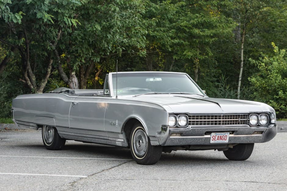 1966 Oldsmobile 98 sold for $15,350