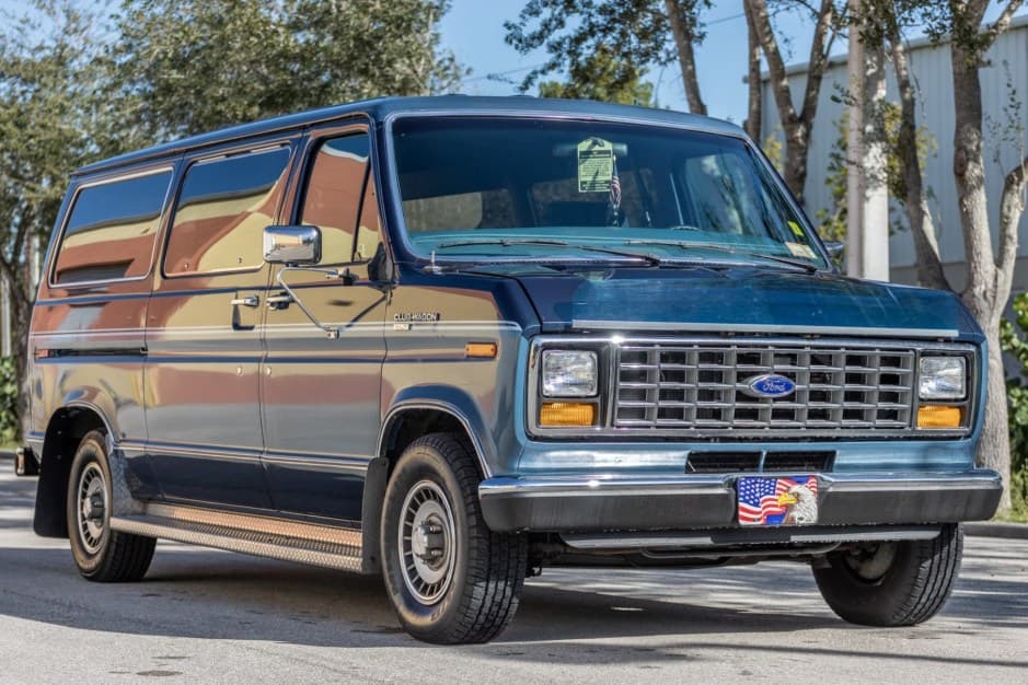 1988 Ford Econoline Van sold for $12,100