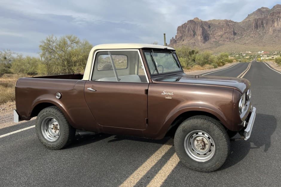 1962 International Harvester Scout sold for $18,000