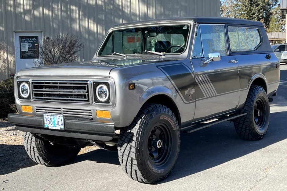 1977 International Harvester Scout sold for $42,000