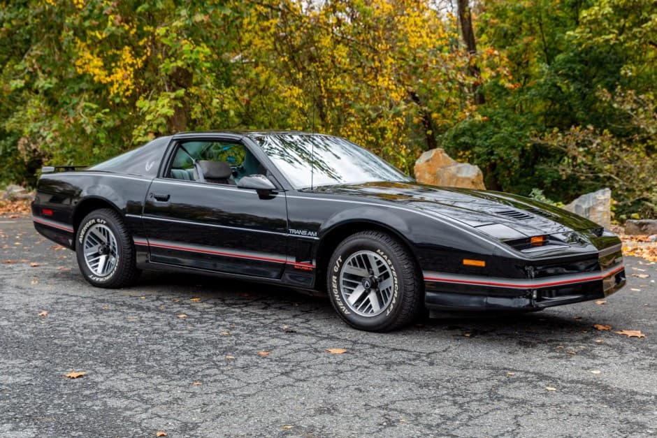 1985 Pontiac Firebird (1982-1992) sold for $13,500