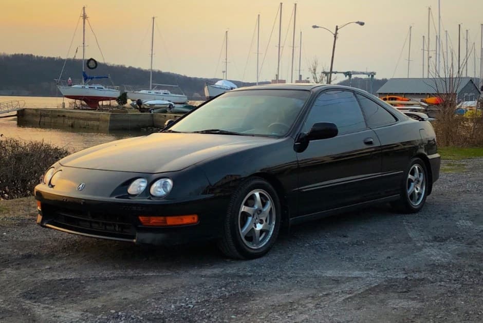2000 Acura Integra sold for $6,100