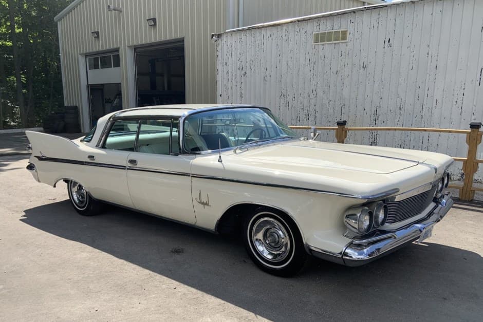 1961 Chrysler Imperial sold for $8,500