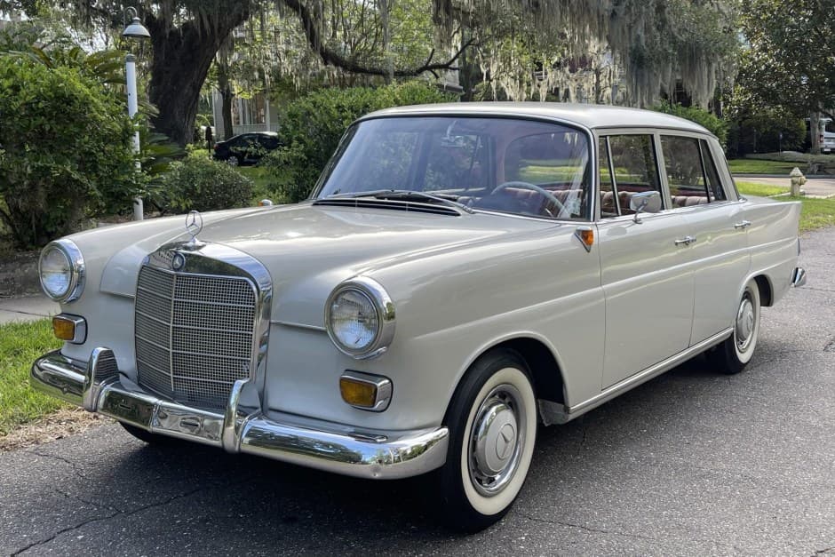 1963 Mercedes-Benz W110 sold for $16,250