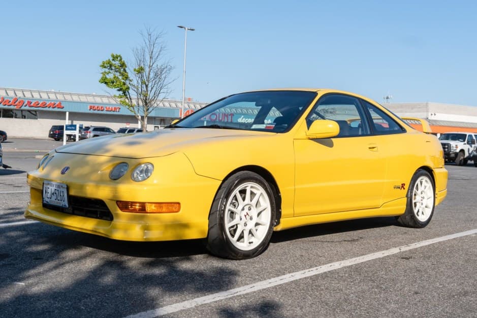 2000 Acura Integra Type R sold for $28,000