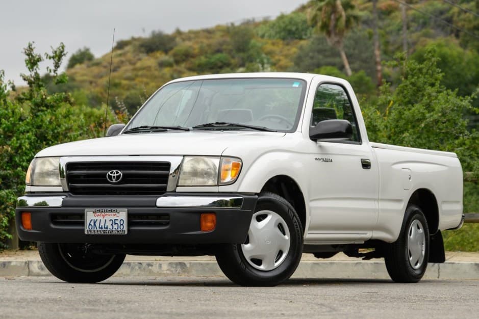 2000 Toyota Tacoma (N1X0 1995-2005) sold for $15,750