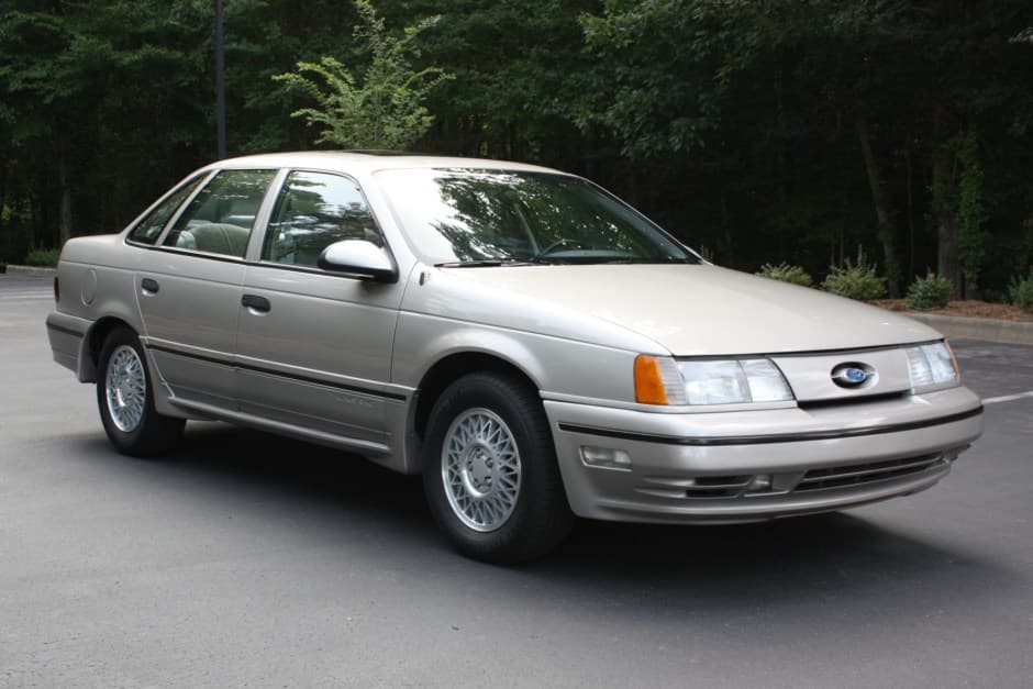 1989 Ford Taurus SHO sold for $15,250