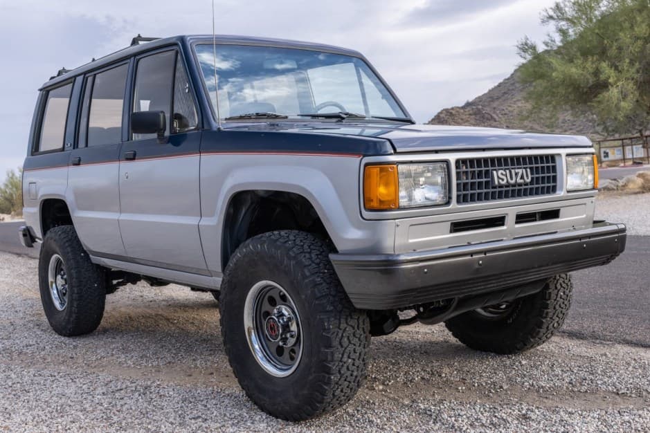 1988 Isuzu Trooper sold for $10,350