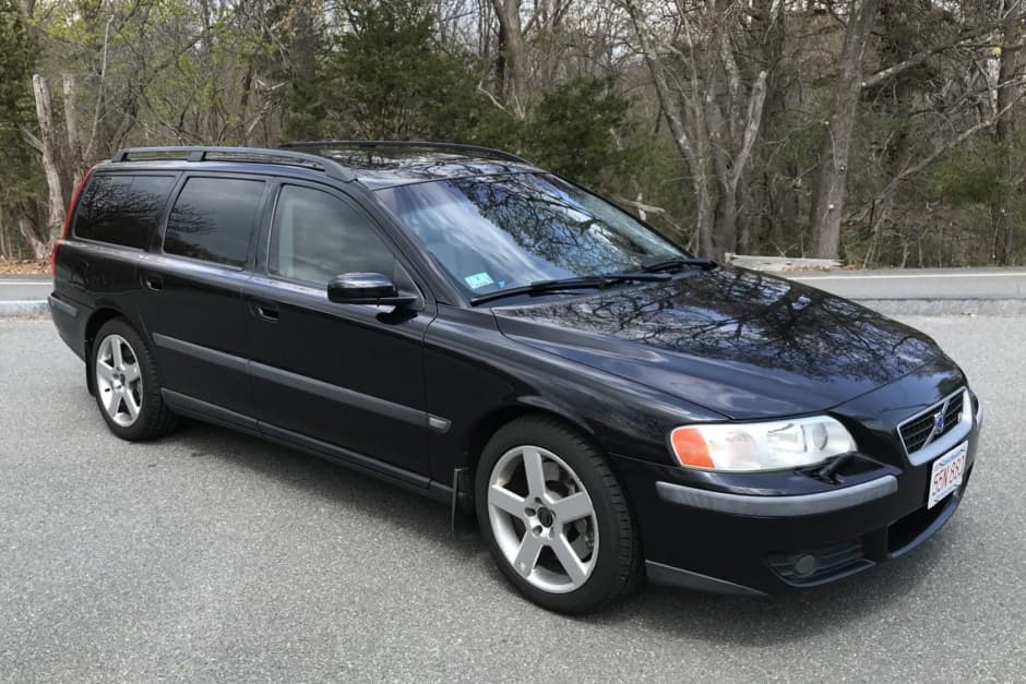 2004 Volvo V70R sold for $10,750