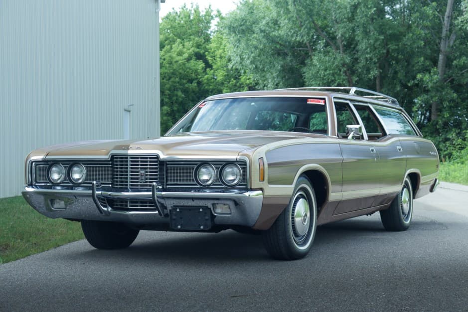 1972 Ford Country Squire sold for $19,500