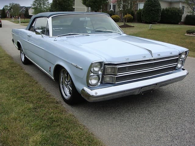 1966 Ford Galaxie sold for $15,377