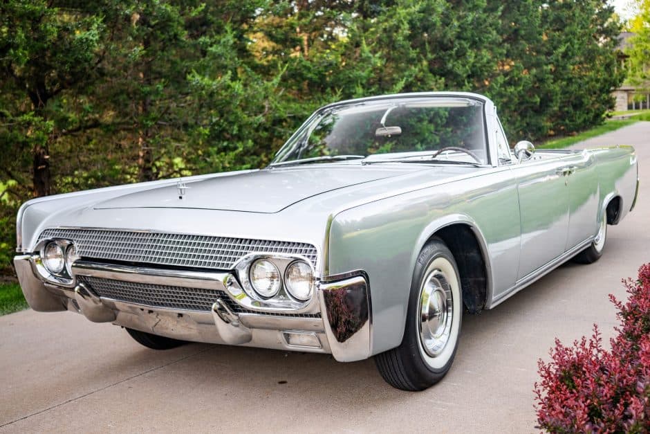1961 Lincoln Continental (1961-1969) sold for $57,500