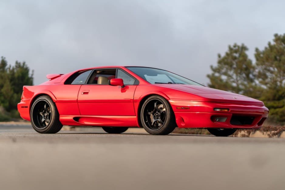 1994 Lotus Esprit sold for $35,511