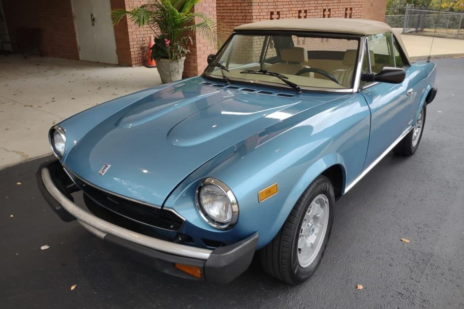 1984 Fiat 124 Spider (1966-1985) sold for $23,750