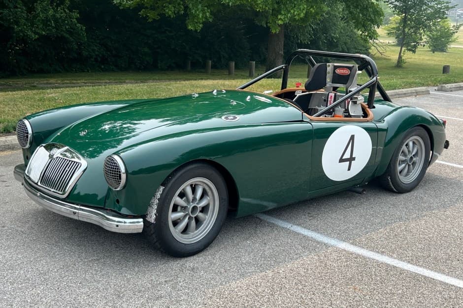 1959 MG MGA sold for $27,500
