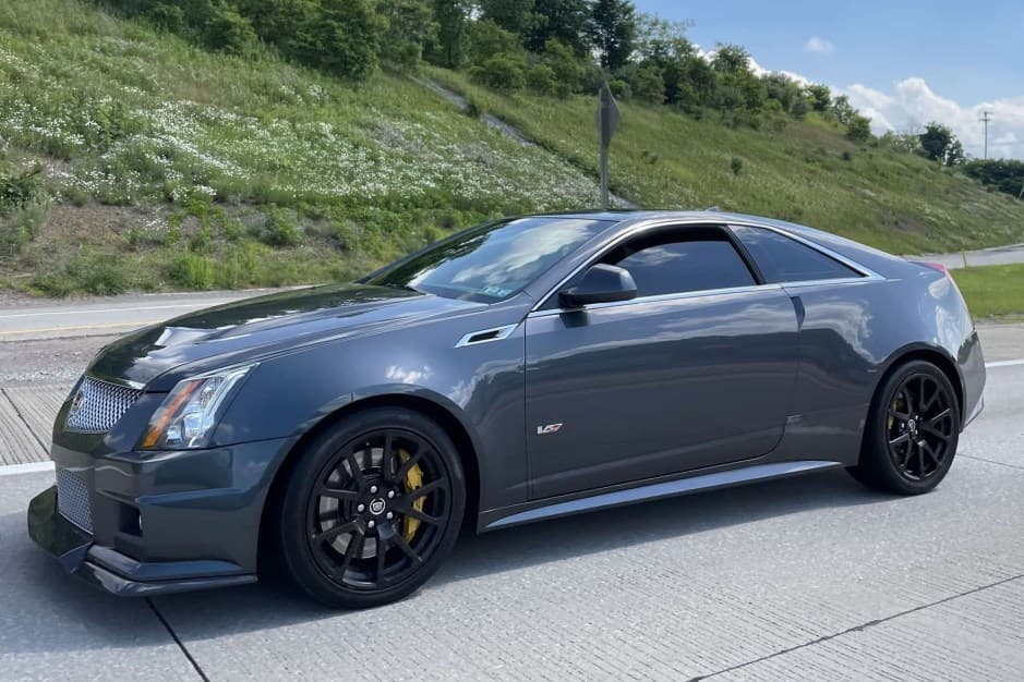 2012 Cadillac CTS & CTS-V sold for $39,000