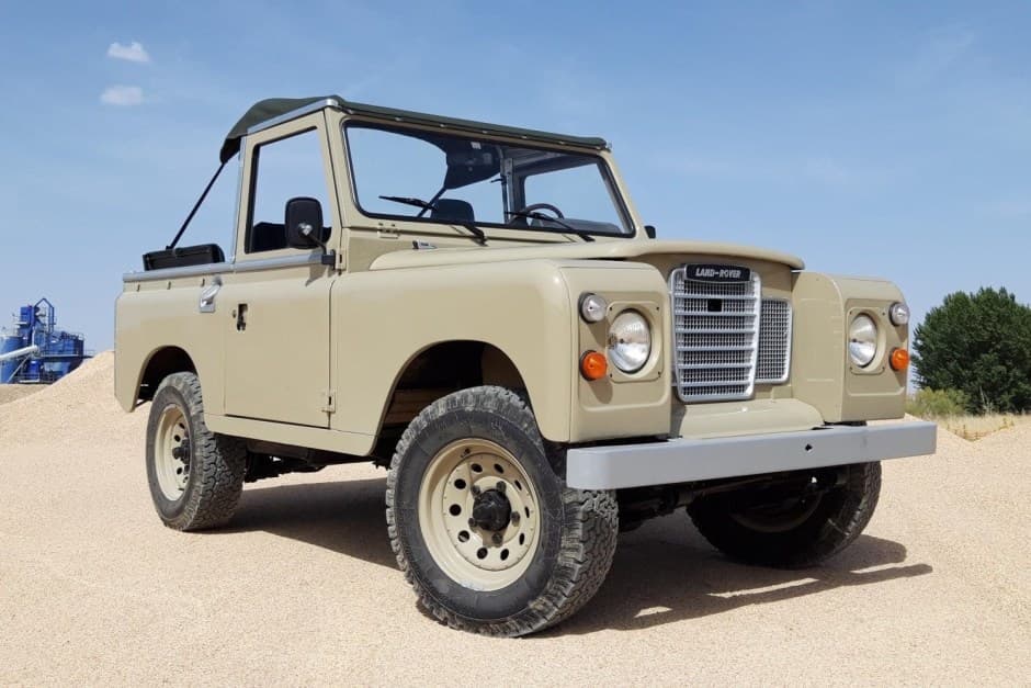 1986 Land Rover Series 88 sold for $25,000