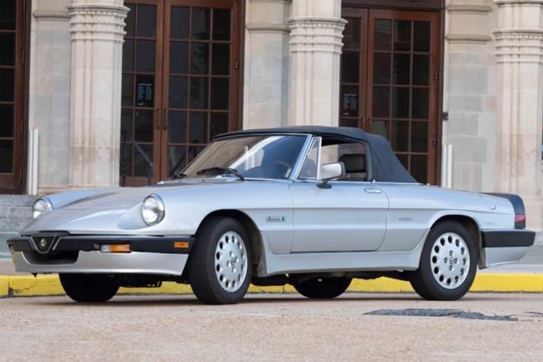 1987 Alfa Romeo 105/115 Spider Series 3 sold for $12,500
