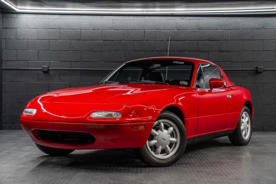 1990 Mazda NA MX-5 Miata sold for $40,500