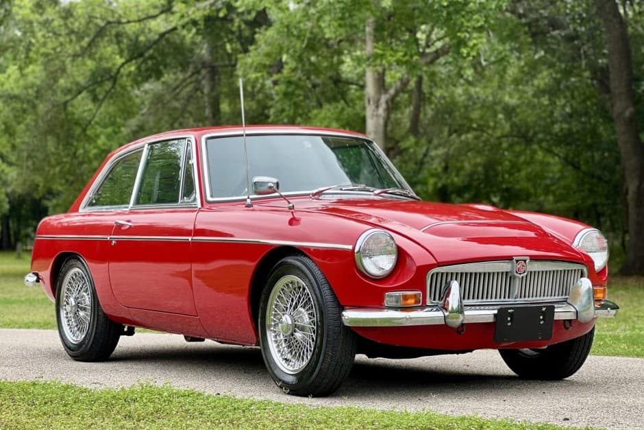 1969 MG MGC sold for $17,250