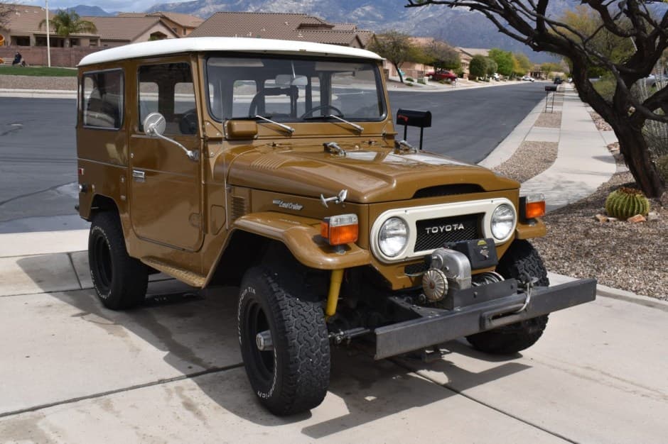 1976 Toyota Land Cruiser FJ40 sold for $28,750