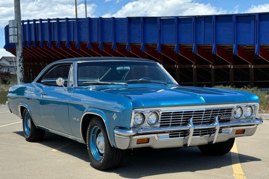 1966 Chevrolet Impala sold for $35,000