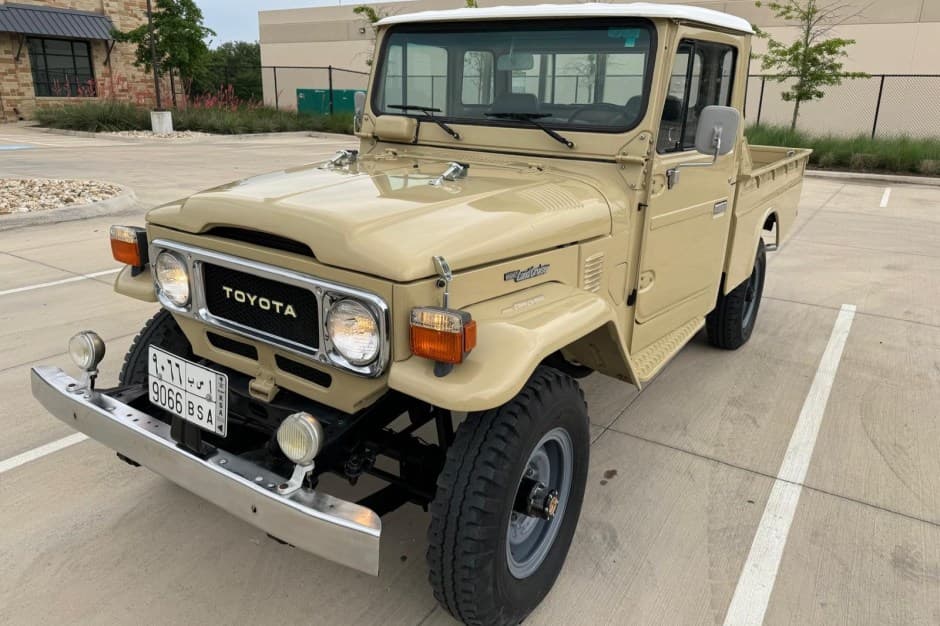 1983 Toyota Land Cruiser FJ45 sold for $24,750