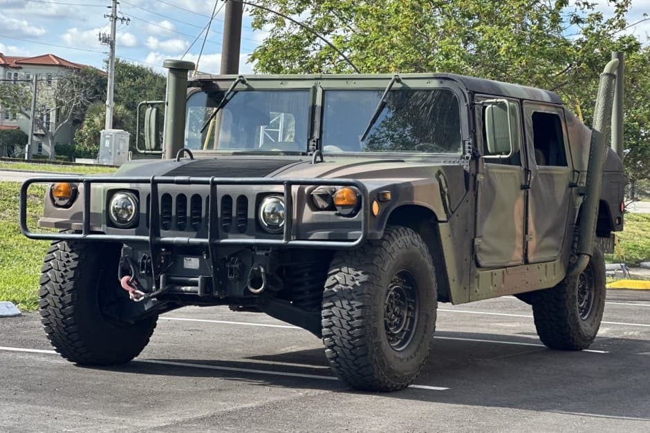 2002 Hummer HMMWV/Humvee sold for $25,500