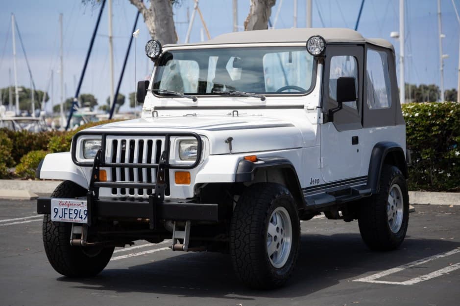 1988 Jeep Wrangler YJ (1987-1995) sold for $7,400