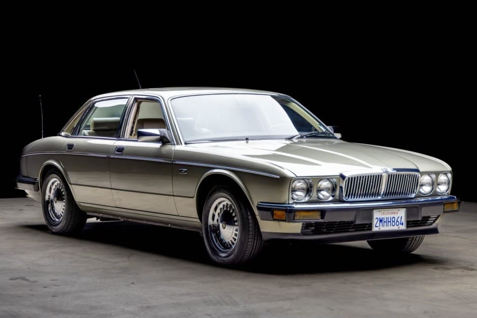 1989 Jaguar XJ40 XJ (1988-1994) sold for $14,750