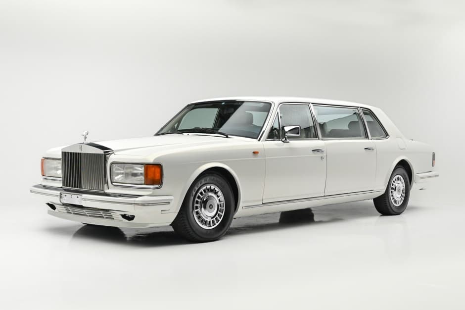 1989 Rolls-Royce SZ Silver Spirit & Silver Spur sold for $38,000