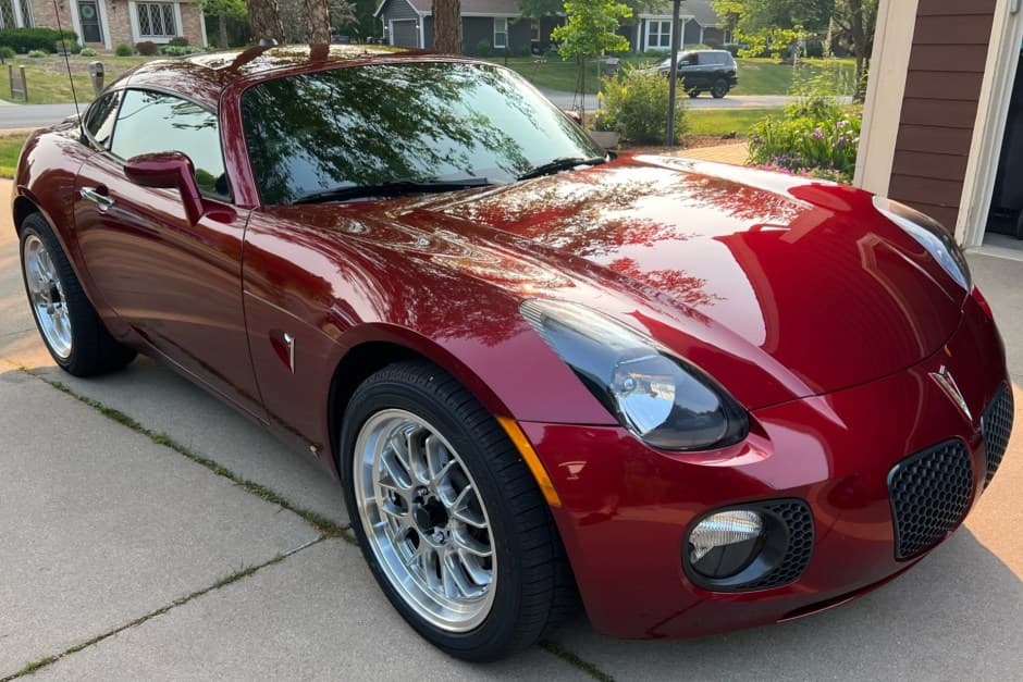 2009 Pontiac Solstice sold for $26,000