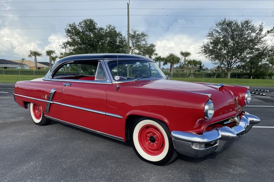 1953 Lincoln Capri sold for $16,500