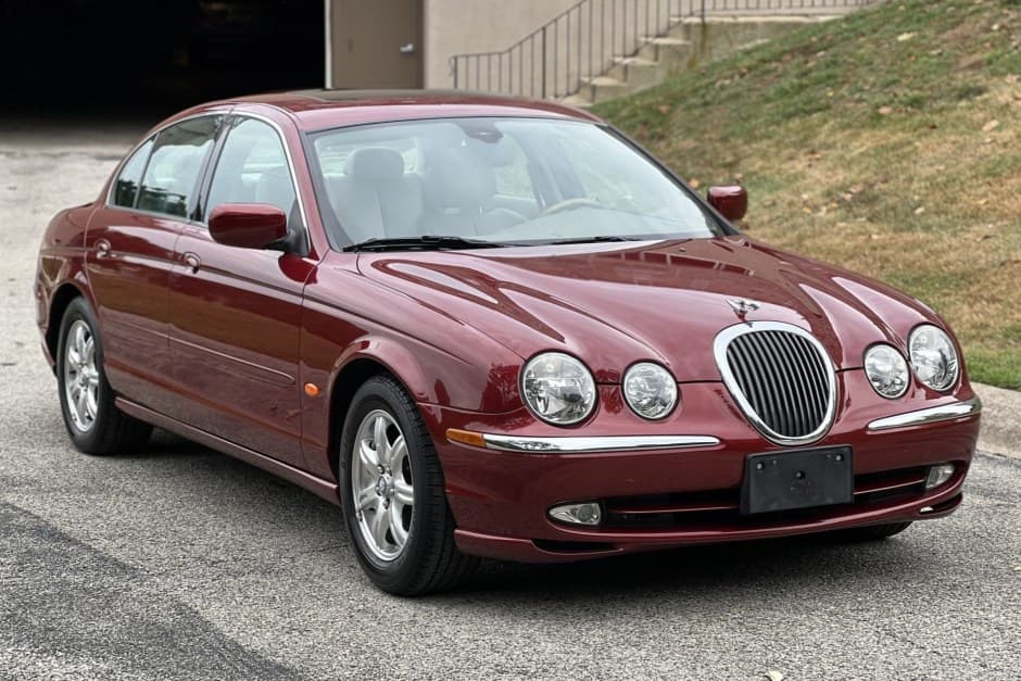 2000 Jaguar S-Type (1999-2007) sold for $8,800