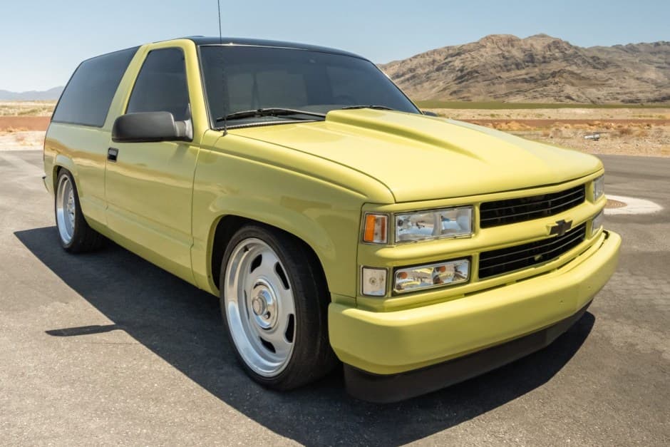 1996 Chevrolet Tahoe GMT400 sold for $16,750