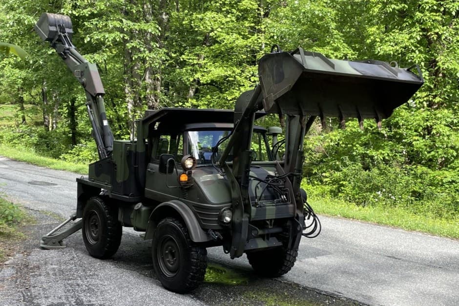 1987 Mercedes-Benz Unimog sold for $32,000