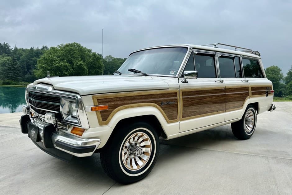 1987 Jeep SJ Grand Wagoneer sold for $46,000