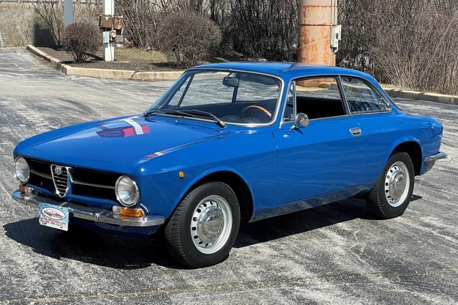 1972 Alfa Romeo 105/115 Series Coupe sold for $27,250