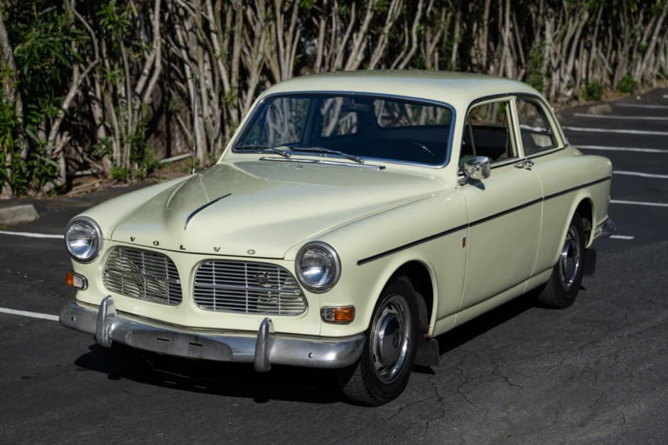 1966 Volvo Amazon sold for $13,000