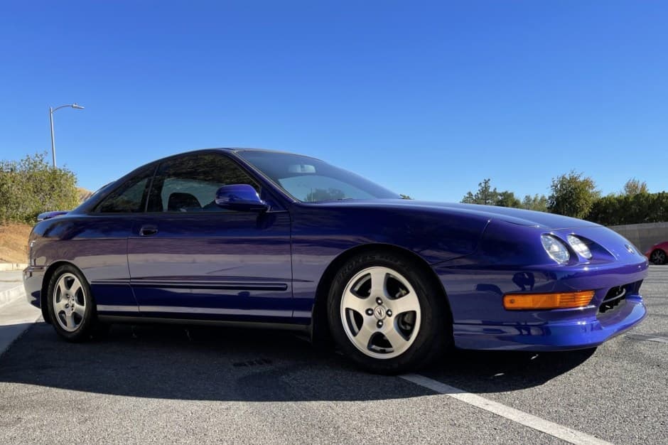 1998 Acura Integra sold for $7,800