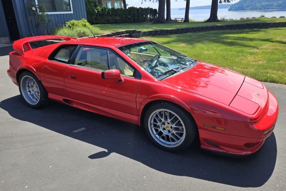 2003 Lotus Esprit sold for $149,000
