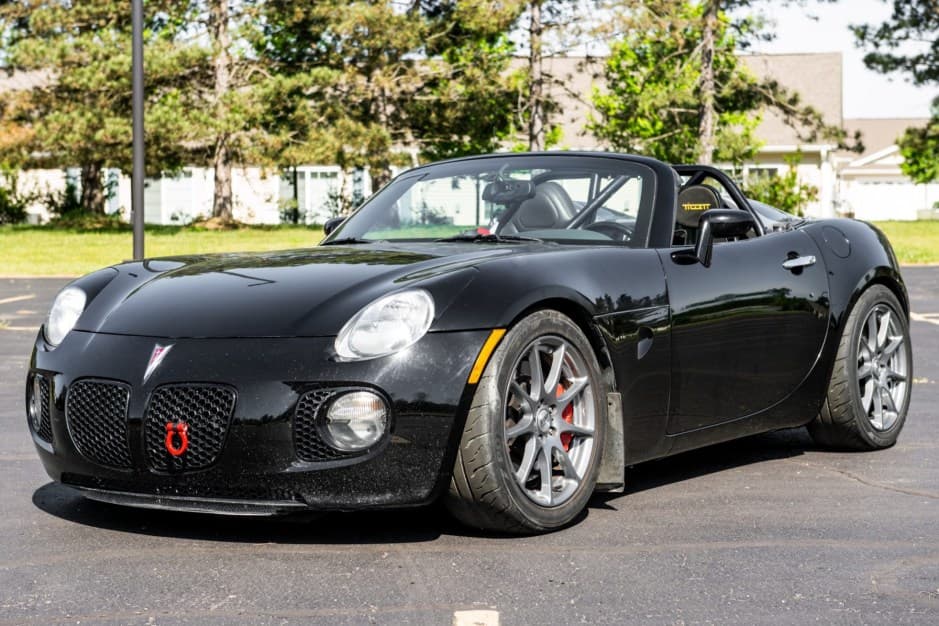 2007 Pontiac Solstice sold for $9,610