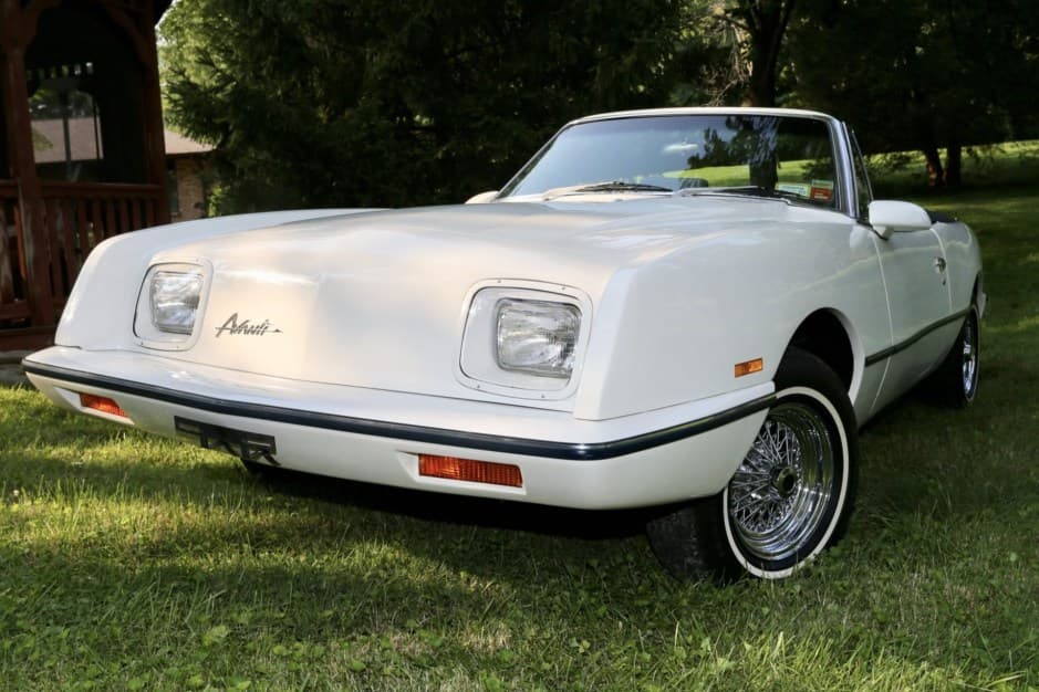 1987 Studebaker Avanti sold for $32,750