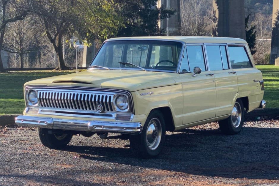 1966 Jeep SJ Wagoneer sold for $21,750