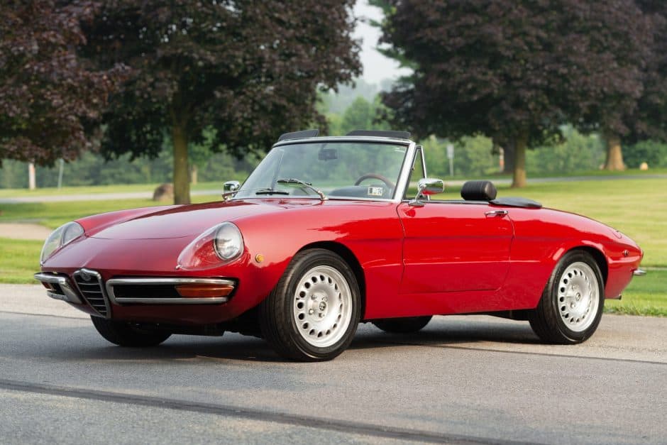 1969 Alfa Romeo 105/115 Spider Series 1 sold for $52,000